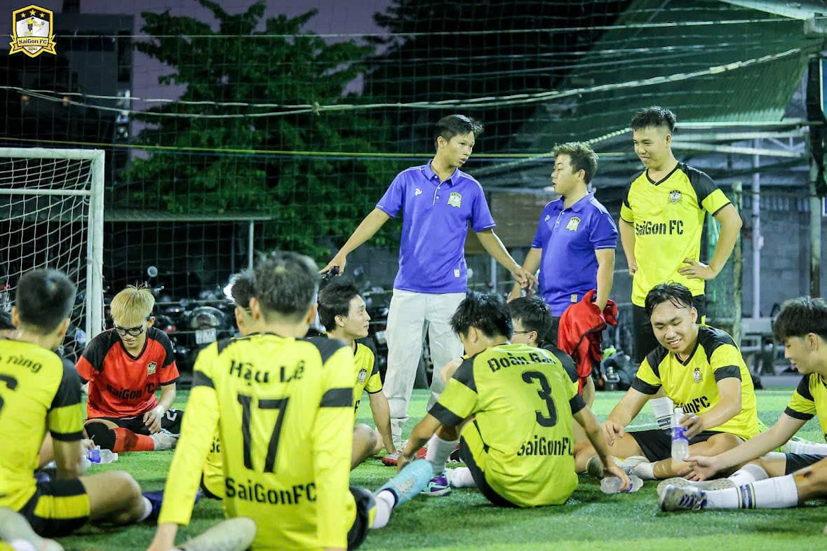 Khoảnh khắc sân cỏ 1